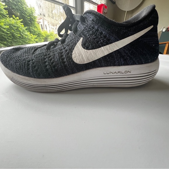 Nike LunarEpic Low Flyknit 2 Women's Running Shoes Size 7 Navy Blue 843765-005 - Picture 10 of 14